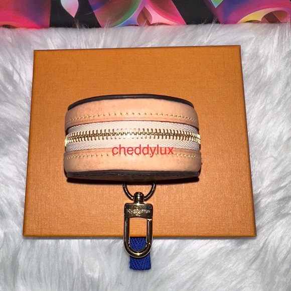 🦄🦄🦄 Authentic Rare Louis Vuitton Horizon Round Purse - Picture 5 of 7